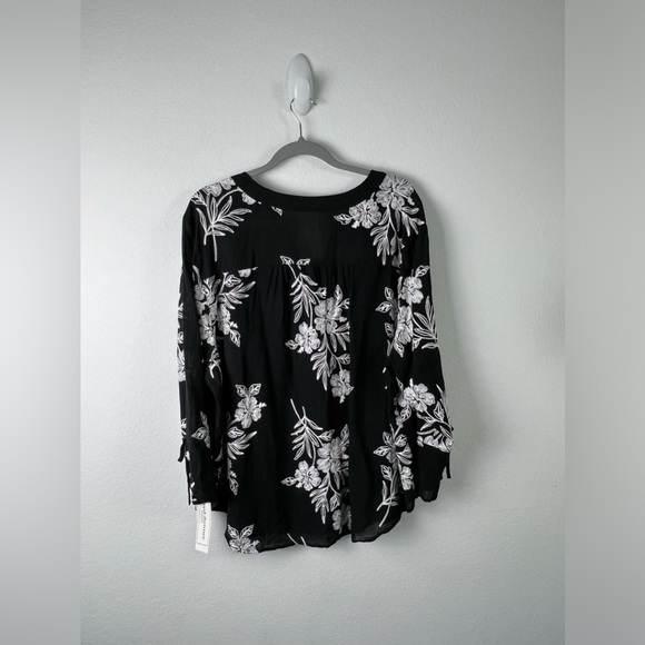 Alfred Dunner Women Summer In the City Embroidered Top - Picture 2 of 12